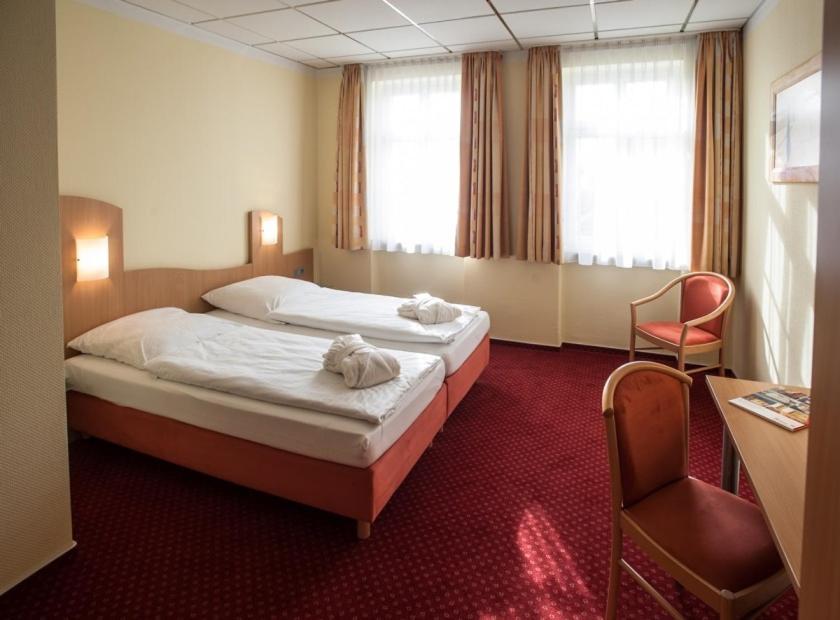 Johanniterhotel Nieder Weisel ภายนอก รูปภาพ
