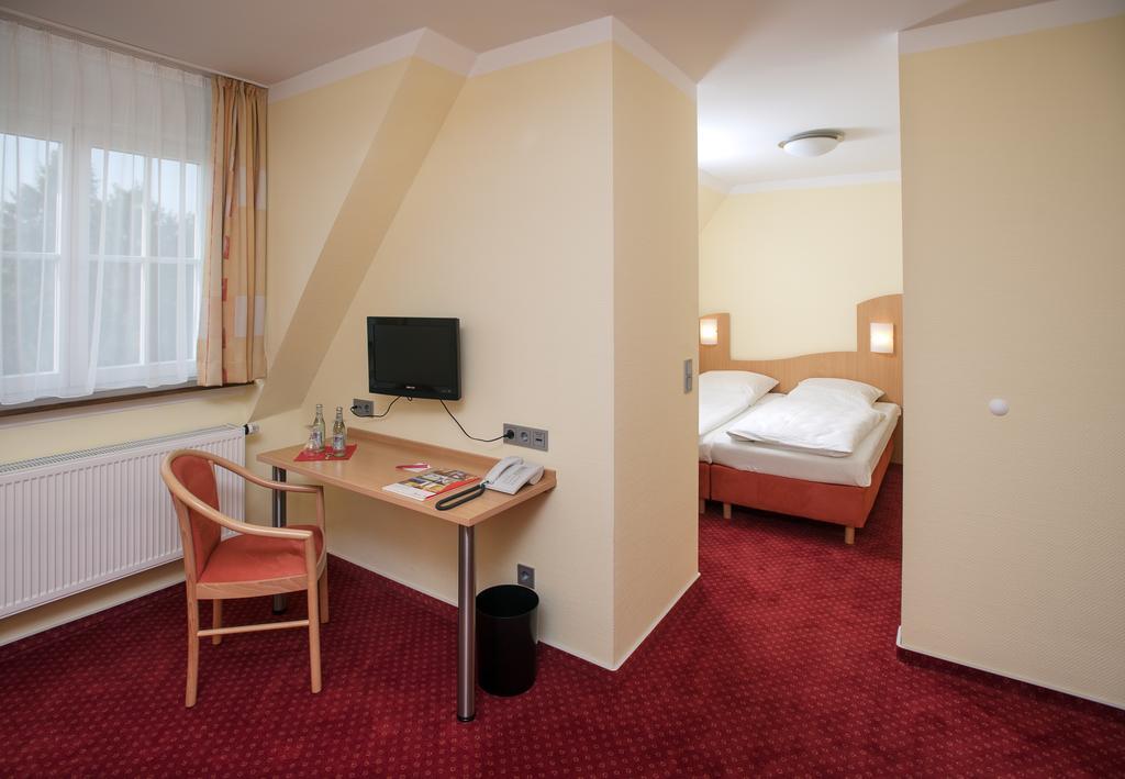 Johanniterhotel Nieder Weisel ภายนอก รูปภาพ